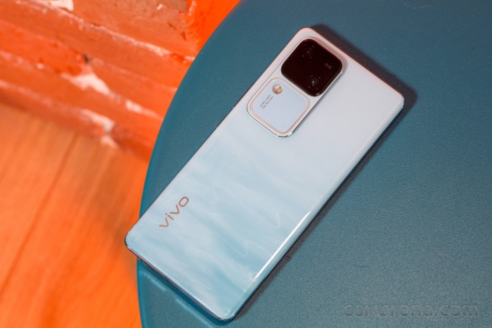 Cầm 13 triệu rinh ngay ‘bậc thầy nhiếp ảnh’ vivo V30, ngoại hình cực đẹp, giá rẻ qua mặt Galaxy S24, iPhone 15 cam 13 trieu rinh ngay bac thay nhiep anh vivo v30 ngoai hinh cuc dep gia re qua mat galaxy s24 iphone 15