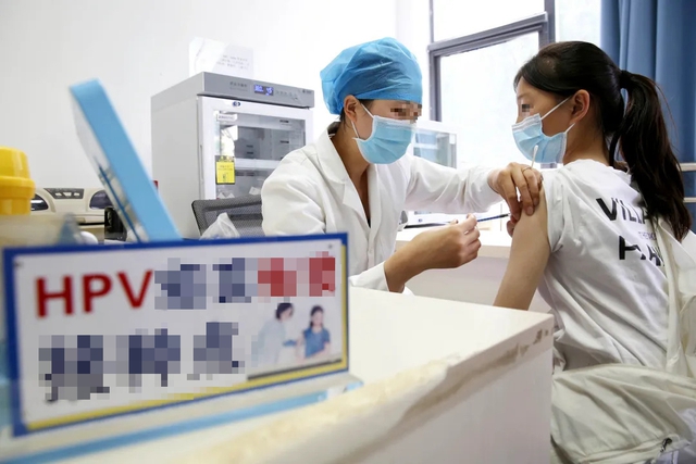 Nữ giới tiêm vắc xin HPV trong độ tuổi nào là tốt nhất? nu gioi tiem vac xin hpv trong do tuoi nao la tot nhat