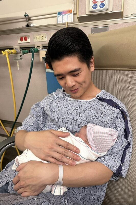 Phản ứng của CĐM khi con trai ‘bầu Hiển’ lên chức bố lần 3, danh tính mẹ của đứa bé gây tò mò phan ung cua cdm khi con trai bau hien len chuc bo lan 3 danh tinh me cua dua be gay to mo