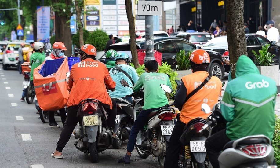 TP.HCM muốn miễn thuế, phí để chuyển 400.000 xe máy công nghệ xăng sang xe điện: Rất nên nhưng cần chuyển đổi có điều kiện 1 TP.HCM muốn miễn thuế, phí để chuyển 400