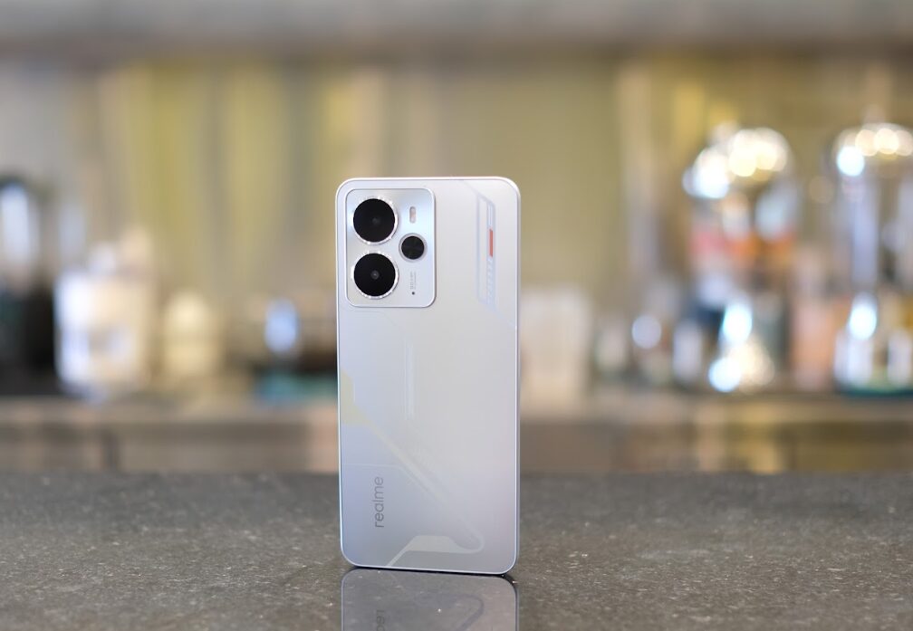 Trải nghiệm thực tế realme 14 5G: Hiệu năng mạnh mẽ, ngoại hình cực chất, AI thông minh vượt kỳ vọng trong tầm giá