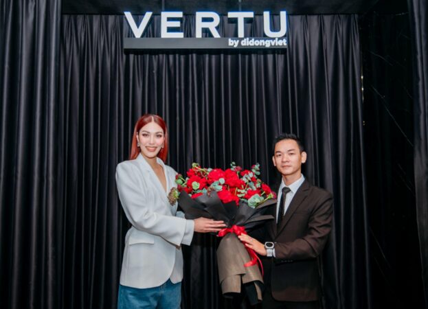 Vertu Việt Nam công bố Siêu mẫu Lan Khuê là đại sứ thương hiệu, hé lộ điện thoại gập siêu sang Vertu Quantum Flip sắp ra mắt vertu viet nam cong bo sieu mau lan khue la dai su thuong hieu he lo dien thoai gap sieu sang vertu quantum flip sap ra mat