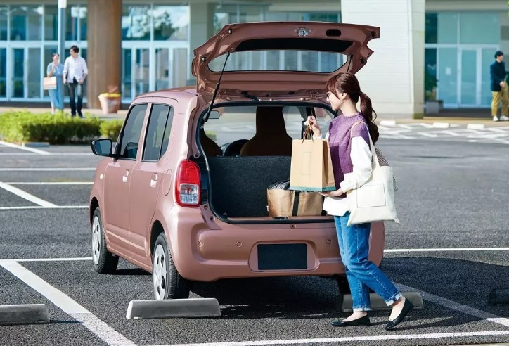 Tin xe 25/6: Hạ bệ Hyundai Grand i10 và Kia Morning, Suzuki ra mắt mẫu ô tô giá rẻ gần bằng Honda SH tin xe 25 6 ha be hyundai grand i10 va kia morning suzuki ra mat mau o to gia re gan bang honda sh