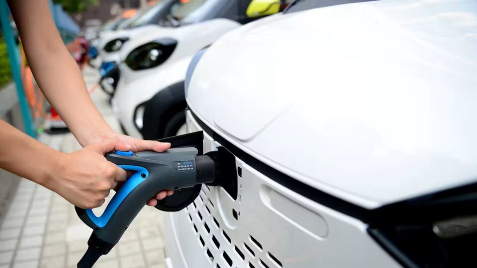 Trung Quốc đưa ra quy định mới khắt khe về pin EV, muốn thuyết phục những người còn hoài nghi trung quoc dua ra quy dinh moi khat khe ve pin ev muon thuyet phuc nhung nguoi con hoai nghi