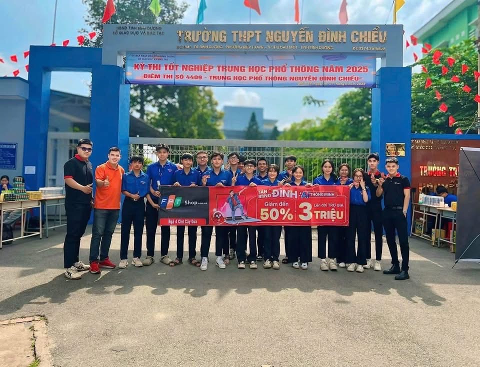 Bật chế độ “đỉnh chóp” cùng học bổng có tổng giá trị lên đến 480 triệu từ mạng di động FPT 1 Bật chế độ “đỉnh chóp” cùng học bổng có tổng giá trị lên đến 480 triệu từ mạng di động FPT