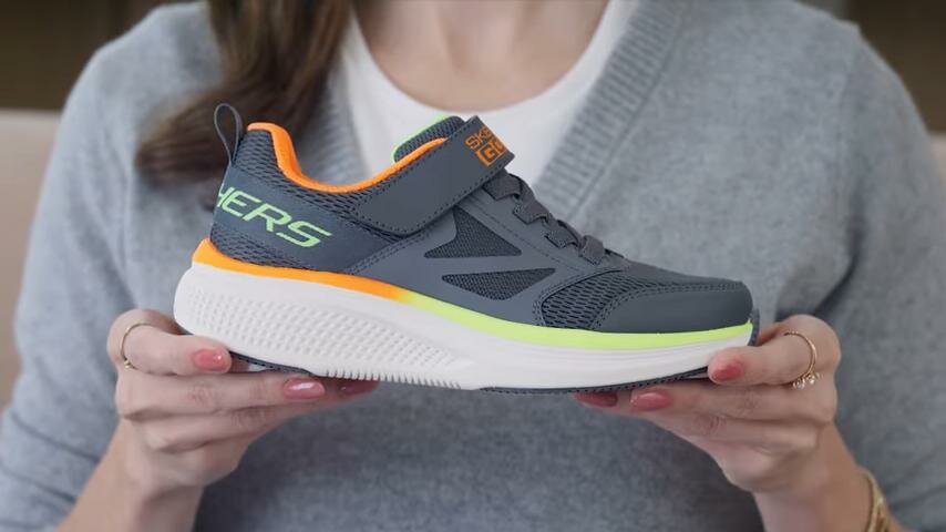 Skechers ra mắt giày trẻ em có ngăn giấu AirTag, bùng nổ tranh cãi về quyền riêng tư 1 Skechers ra mắt giày trẻ em có ngăn giấu AirTag, bùng nổ tranh cãi về quyền riêng tư
